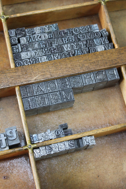 Antique Printers Tray & Letters - Kernow Furniture