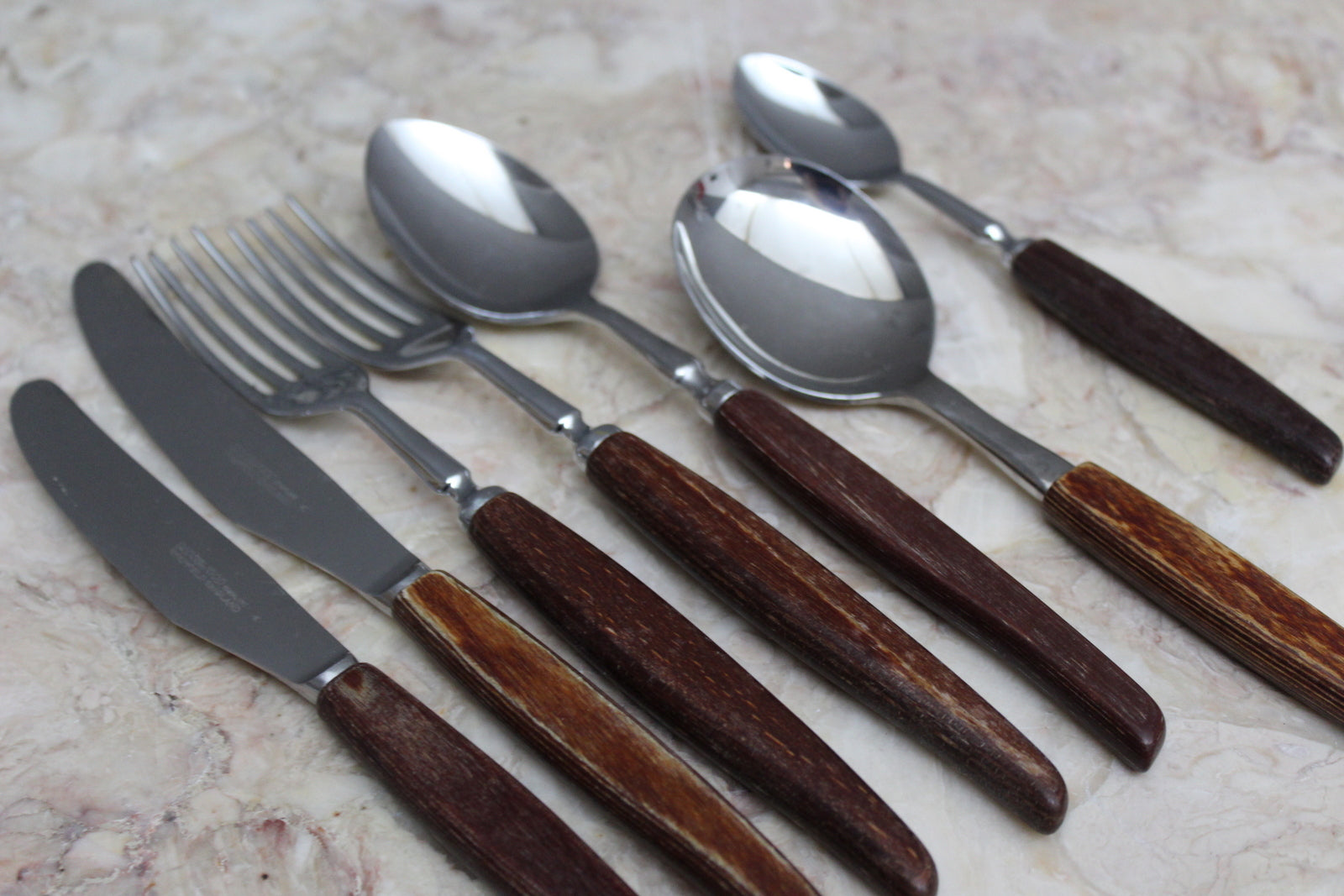 Retro Glosswood Cutlery Set - Kernow Furniture