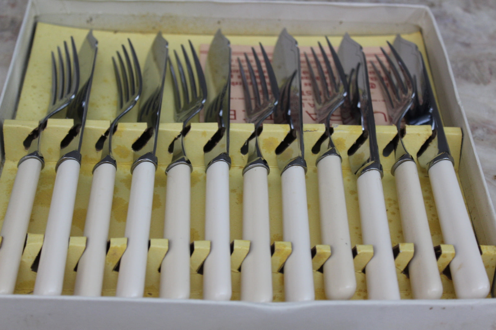 Vintage Boxed Fish Knives & Forks - Kernow Furniture
