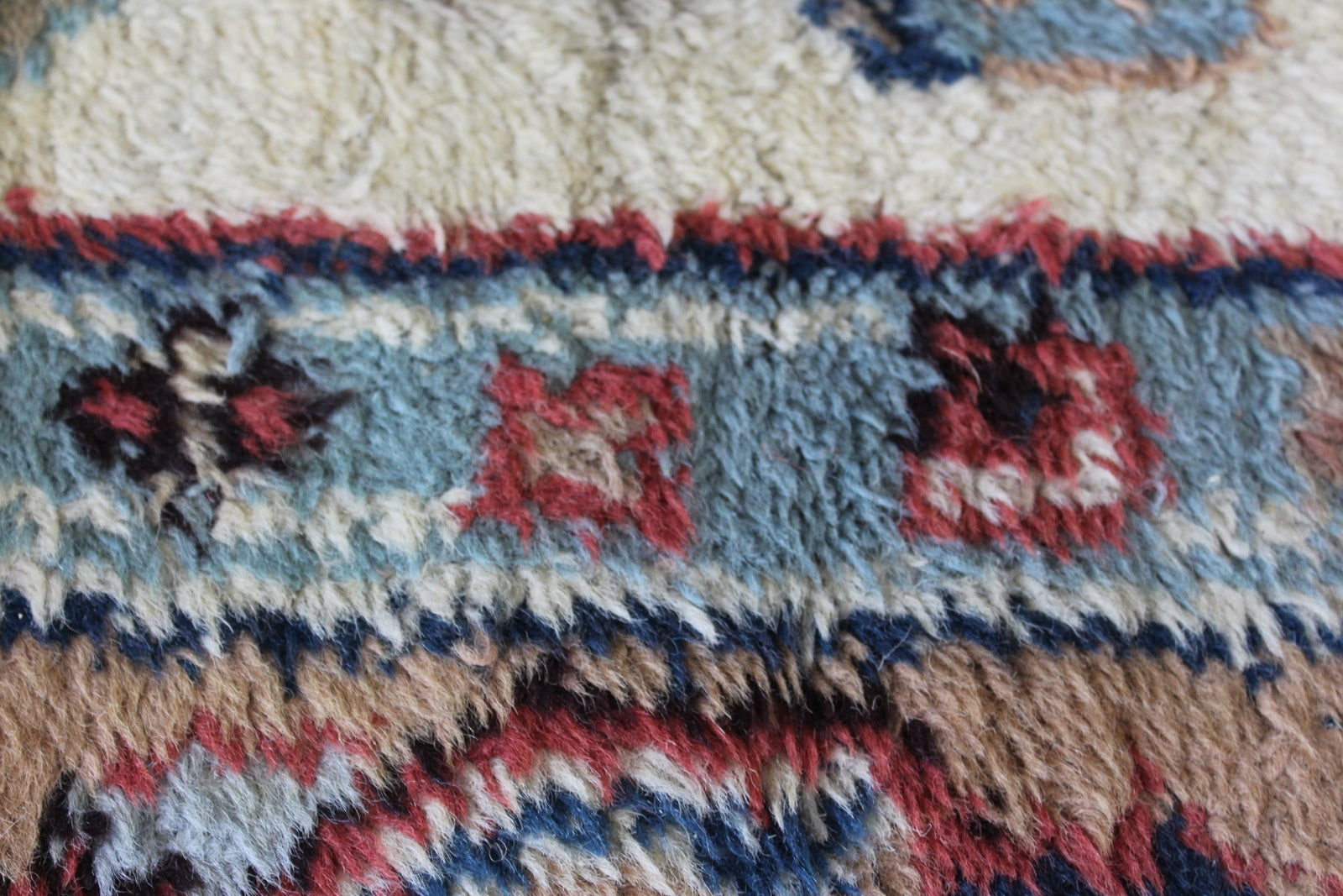 Large Indian Wool Rug - Kernow Furniture