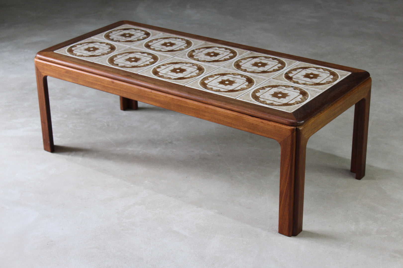 Retro Tiled Coffee Table - Kernow Furniture