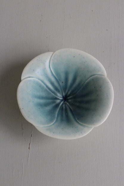 Blue Floral Pin Dish - Kernow Furniture