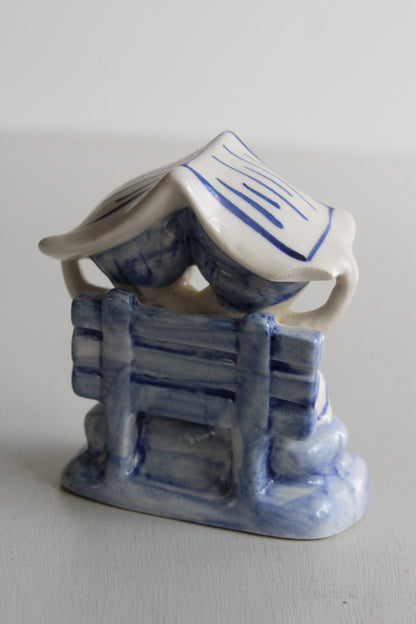 Delft Ornament Seated Couple - Kernow Furniture