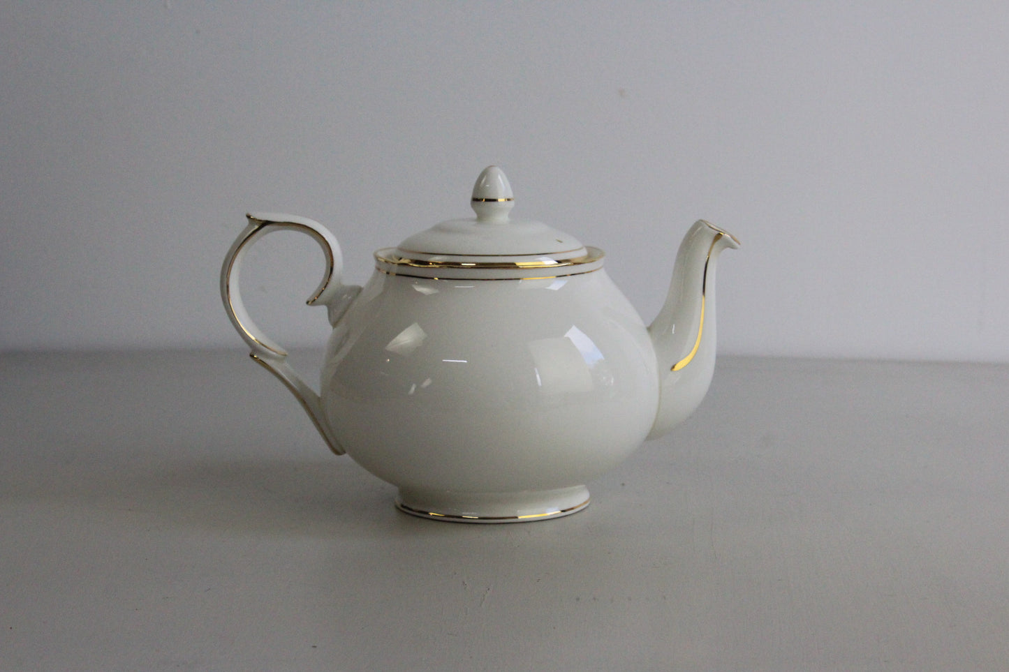 Duchess China Ascot -  White & Gold Teapot - Kernow Furniture