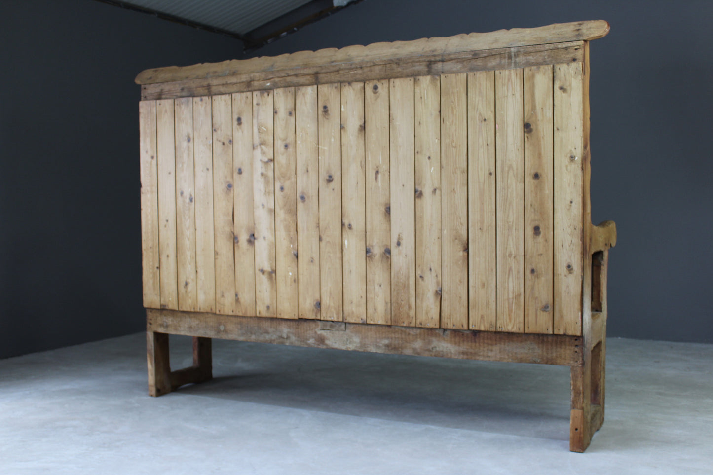 Antique Rustic Pine Settle - Kernow Furniture