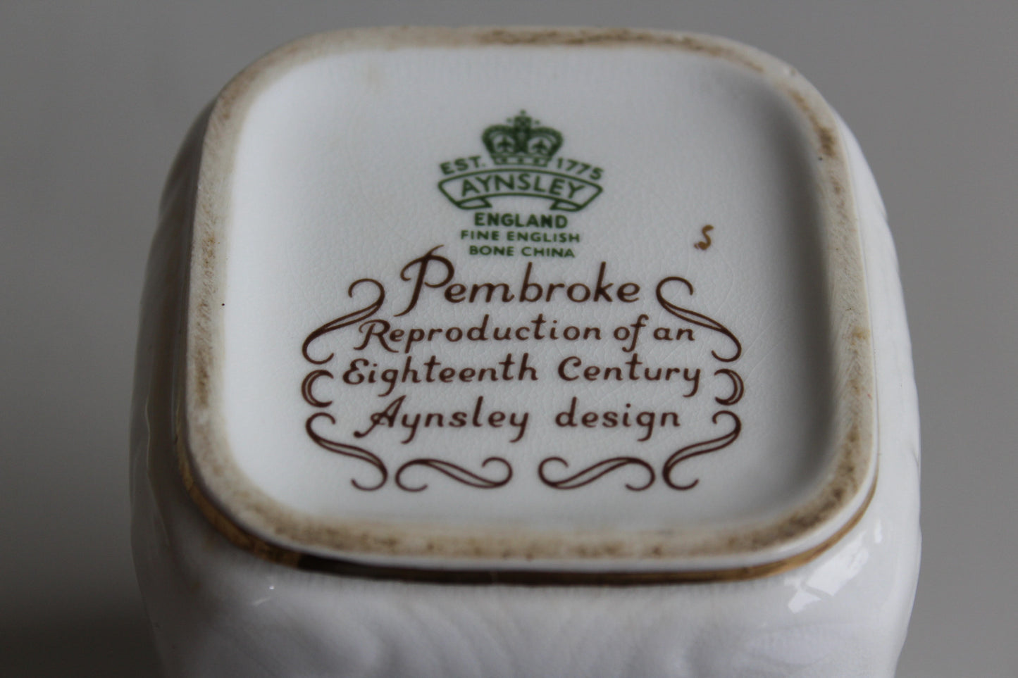Aynsley Pembroke Lidded Pot & Pin Dish - Kernow Furniture