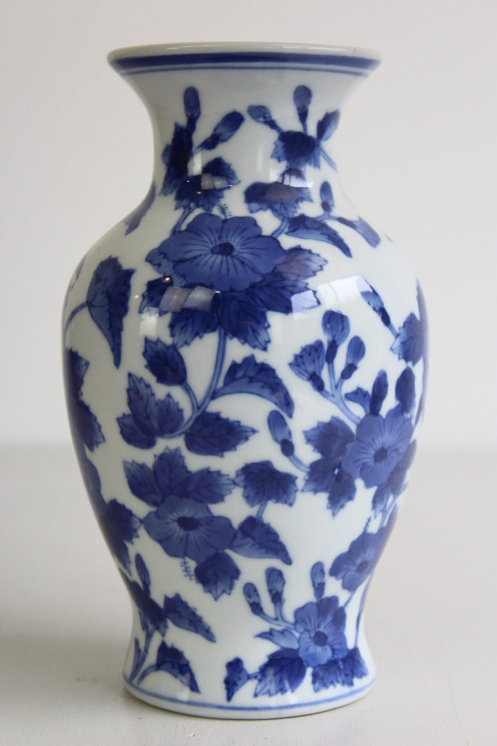 Oriental Blue & White Vase - Kernow Furniture