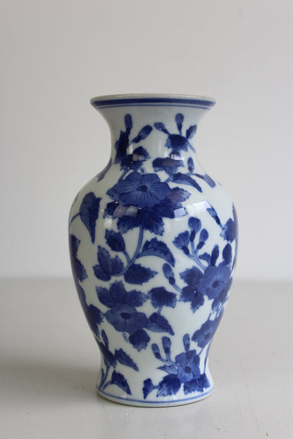 Oriental Blue & White Vase - Kernow Furniture