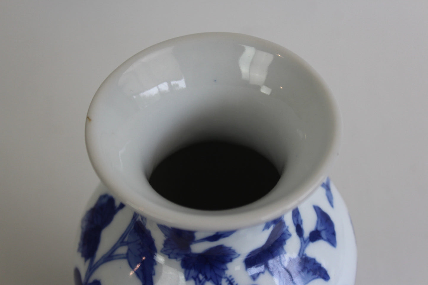 Oriental Blue & White Vase - Kernow Furniture