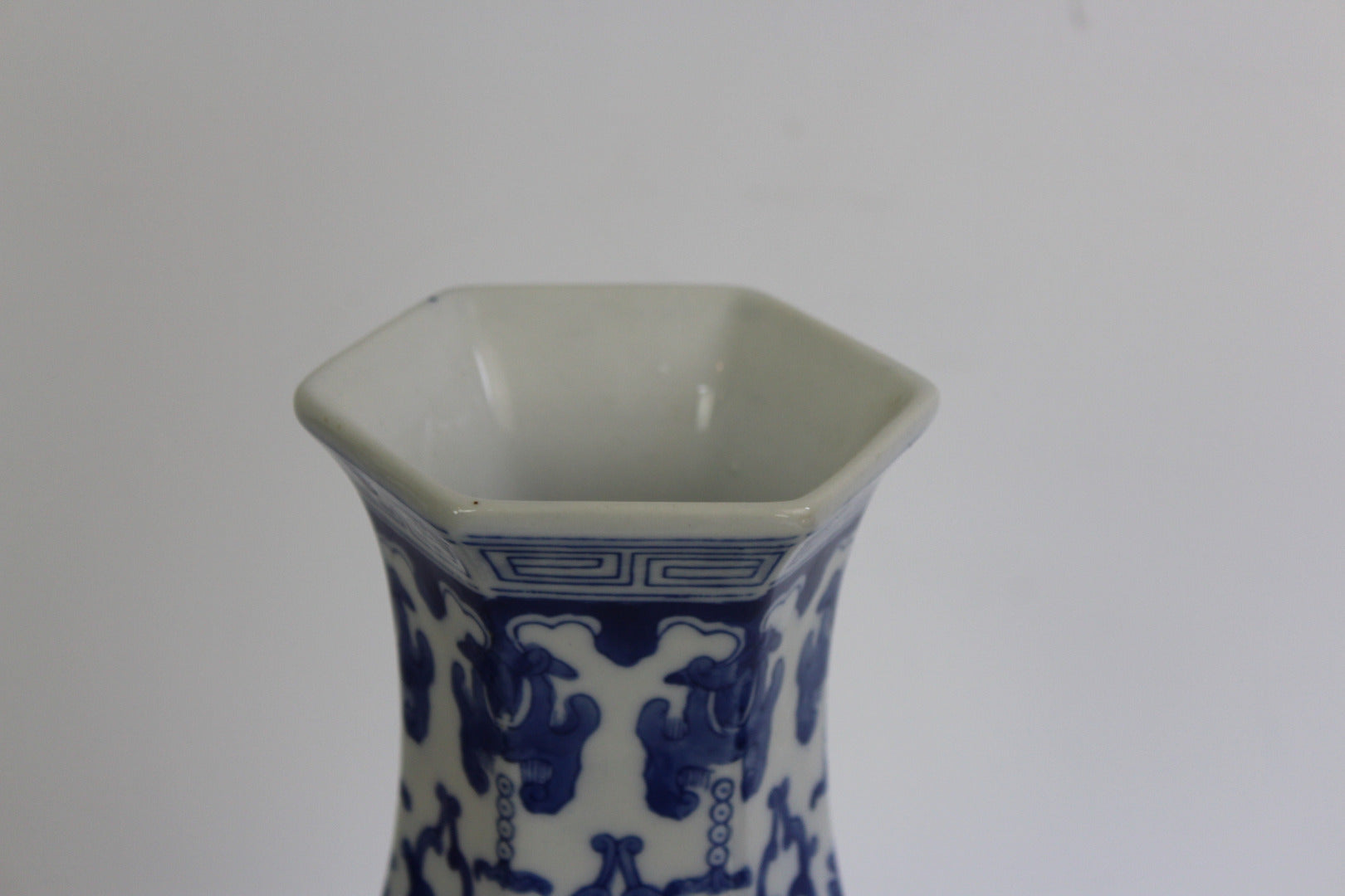 Hexagonal Oriental Blue & White Vase - Kernow Furniture