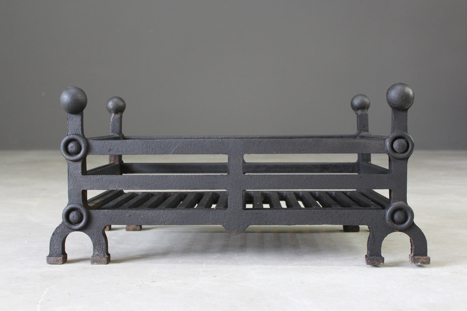 Cast Iron Fire Basket - Kernow Furniture