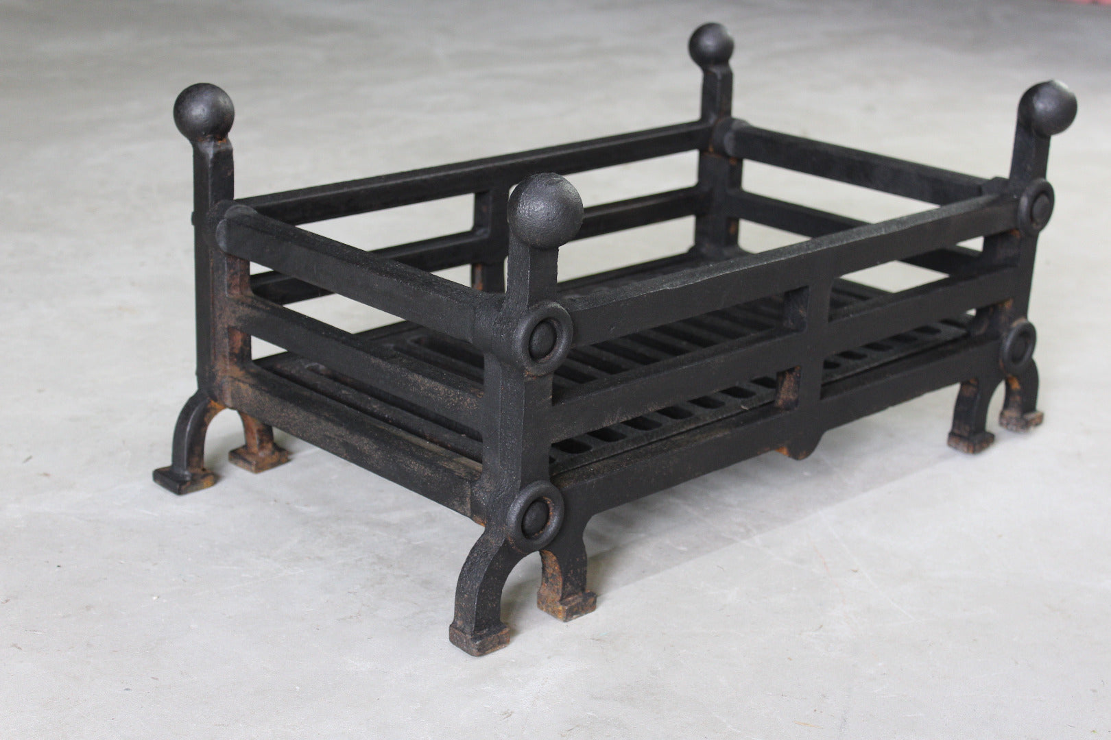 Cast Iron Fire Basket - Kernow Furniture