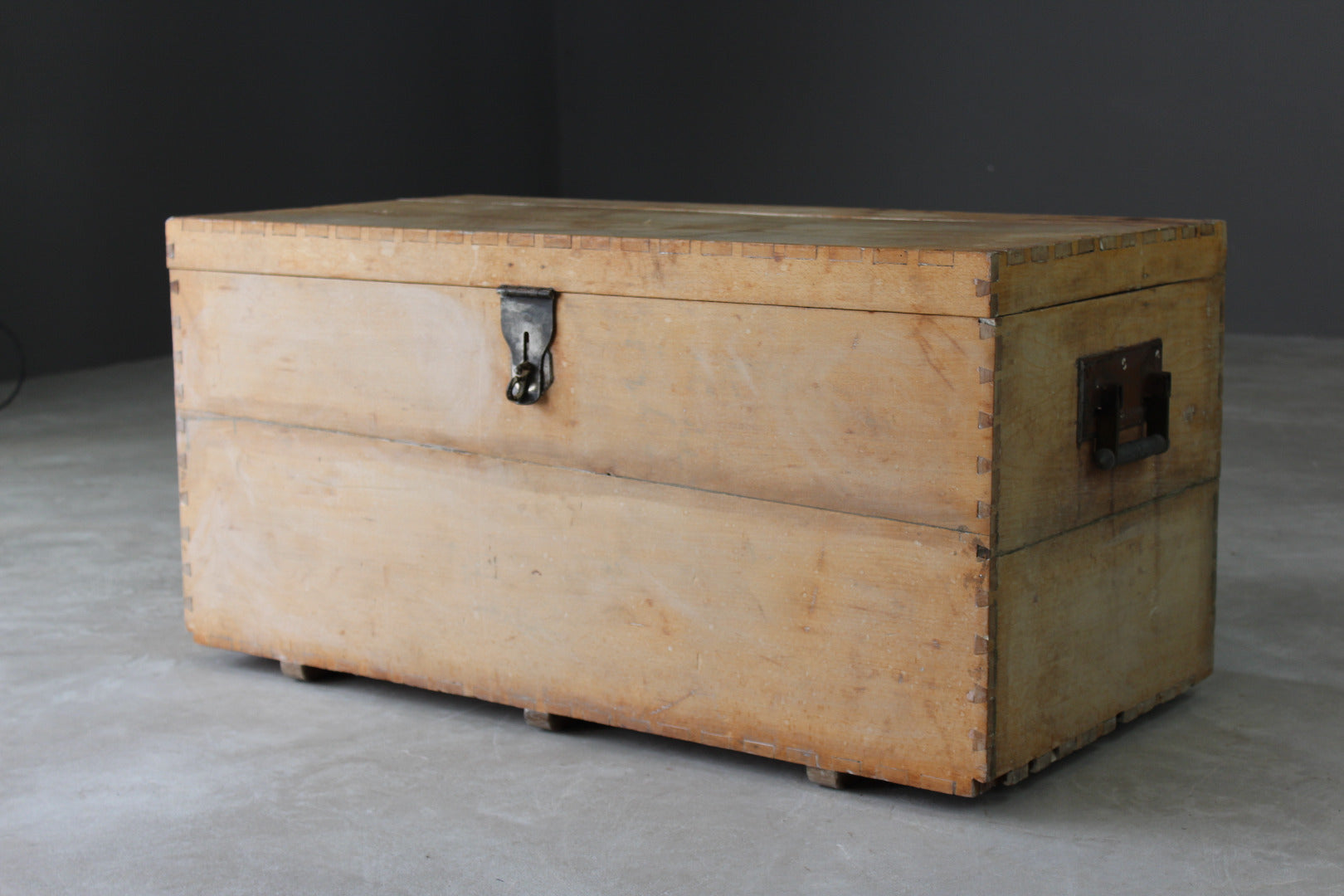 Rustic Beech Storage Trunk - Kernow Furniture