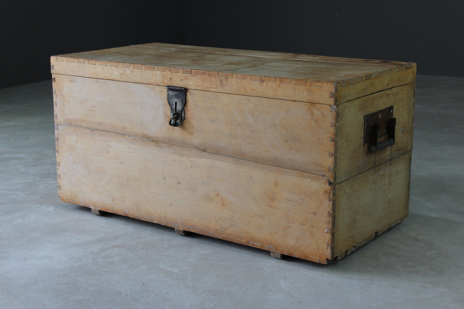 Rustic Beech Storage Trunk - Kernow Furniture