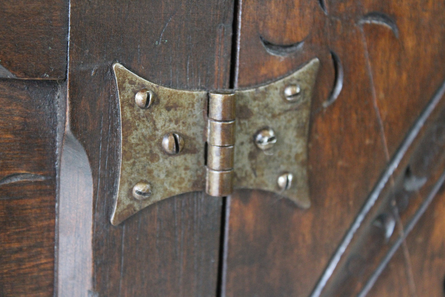 Small 17th Century Style Oak Side Cupboard - Kernow Furniture