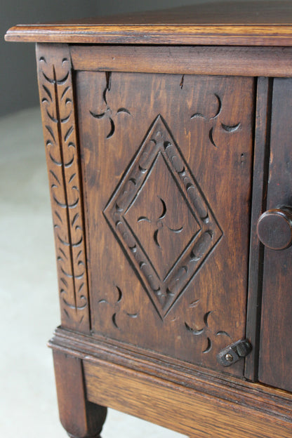 Small 17th Century Style Oak Side Cupboard - Kernow Furniture