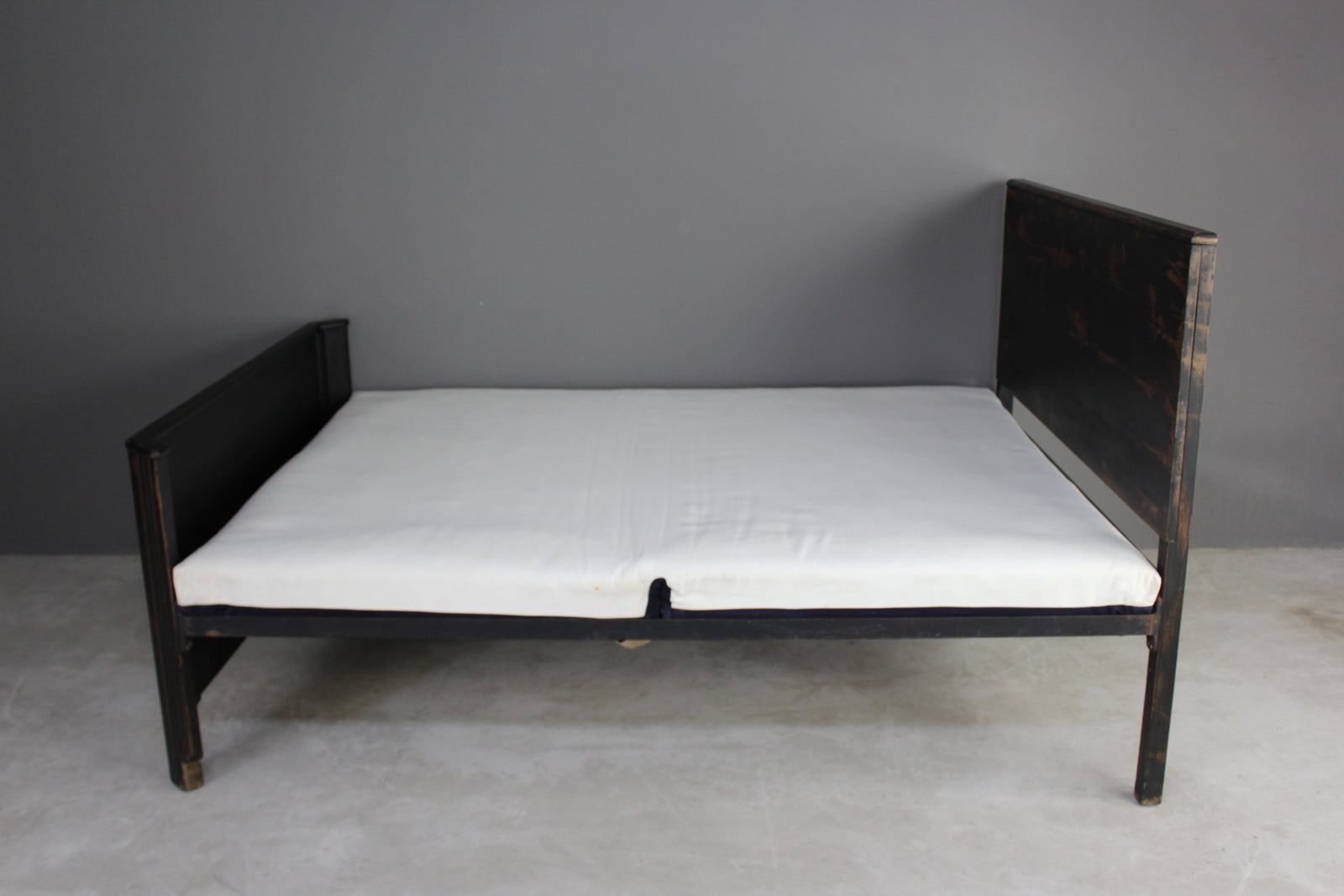 Vintage Black Double Bed - Kernow Furniture