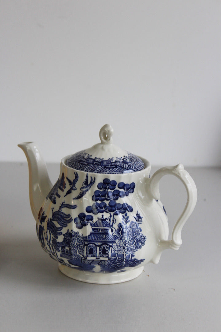 Willow Pattern Teapot - Kernow Furniture