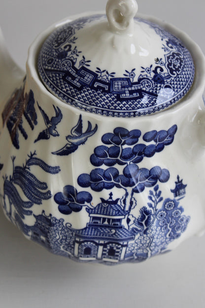 Willow Pattern Teapot - Kernow Furniture