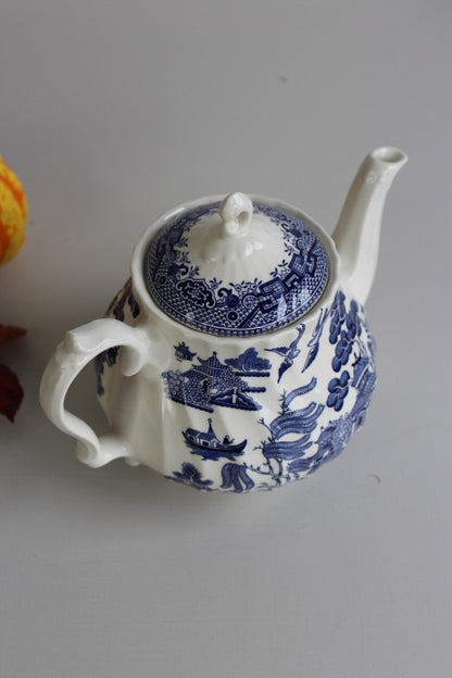 Willow Pattern Teapot - Kernow Furniture