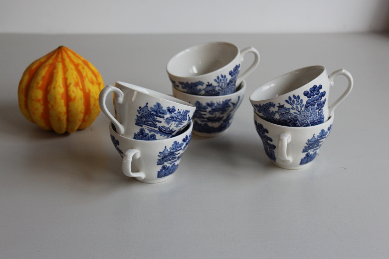 Blue & White Willow Cups - Kernow Furniture