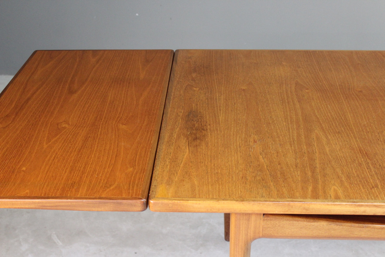 Retro Extending G Plan Kofod Larsen Teak Dining Table - Kernow Furniture