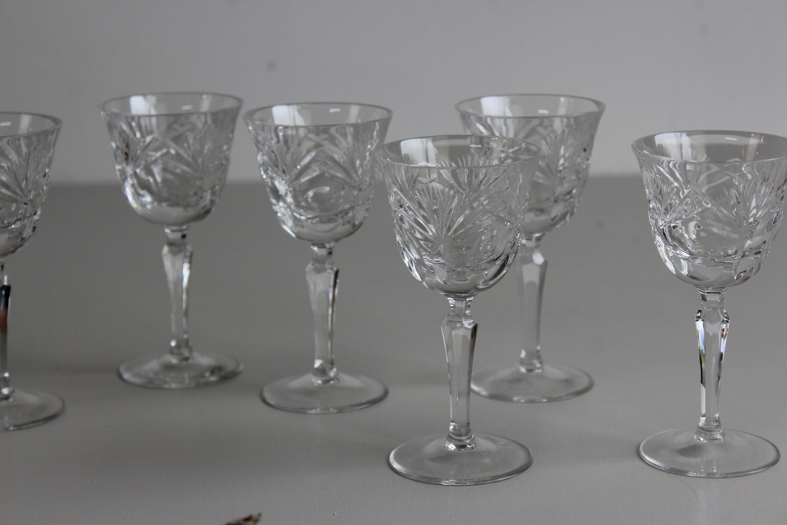 6 Kisslinger Wine Glasses - Kernow Furniture