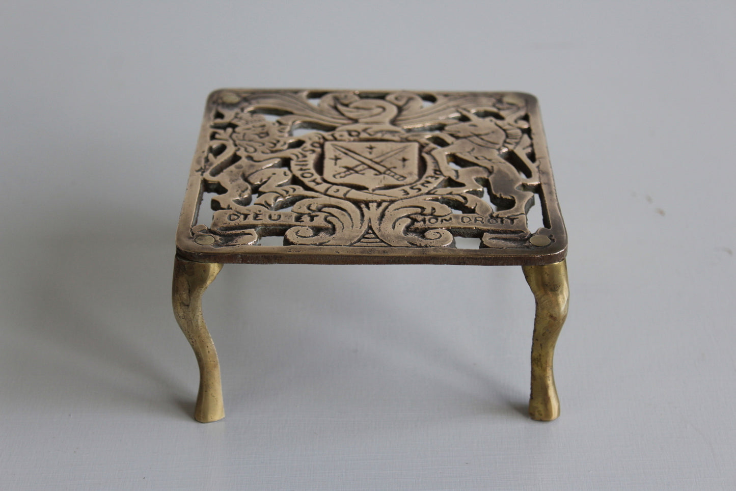 Vintage Brass Trivet Stand - Kernow Furniture