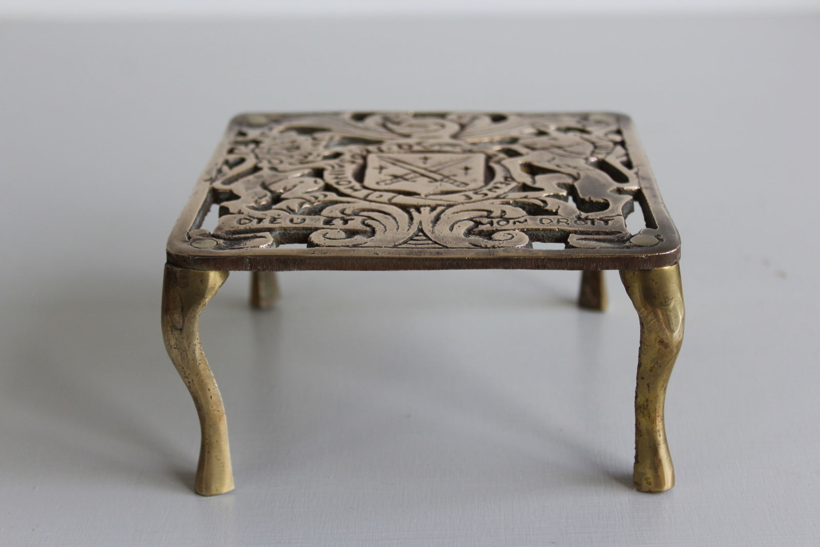 Vintage Brass Trivet Stand - Kernow Furniture