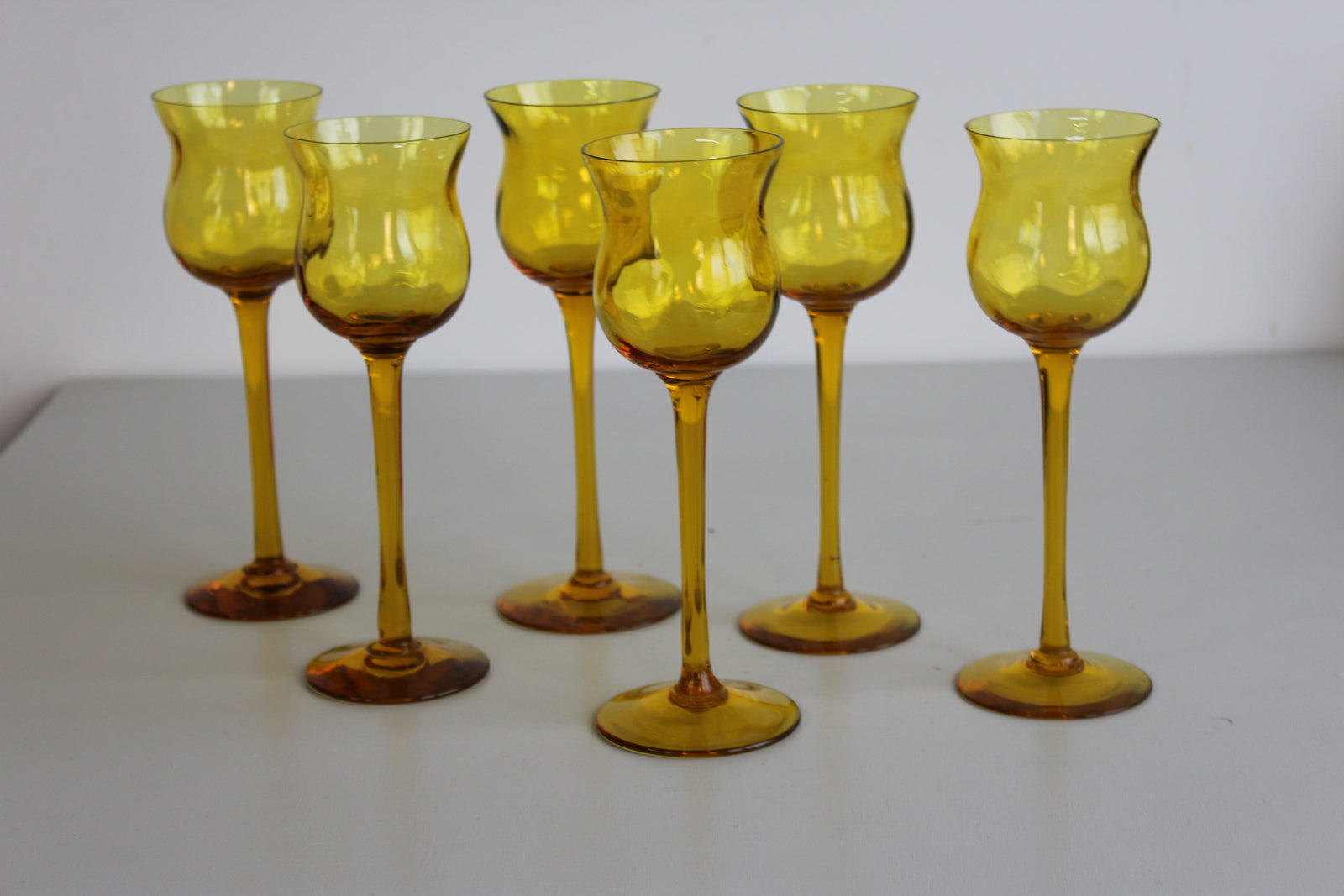 6 Amber Wine Glasses - Kernow Furniture