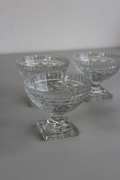 4 Vintage Glass Dessert Bowls - Kernow Furniture