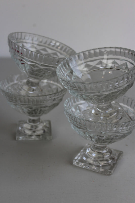 4 Vintage Glass Dessert Bowls - Kernow Furniture