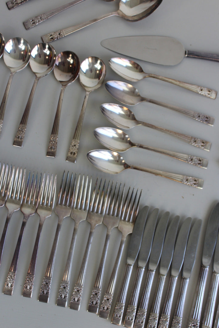 Oneida Community Plate Cutlery - Kernow Furniture