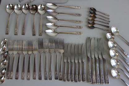 Oneida Community Plate Cutlery - Kernow Furniture