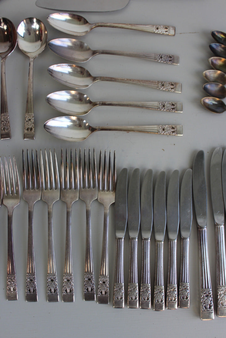 Oneida Community Plate Cutlery - Kernow Furniture