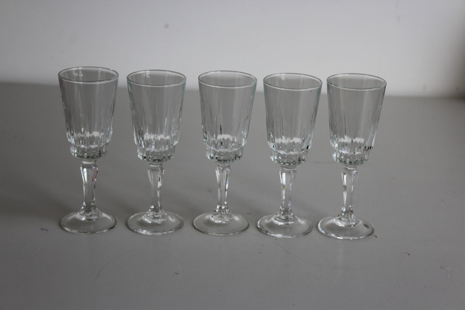 5 Vintage Champagne Flutes - Kernow Furniture