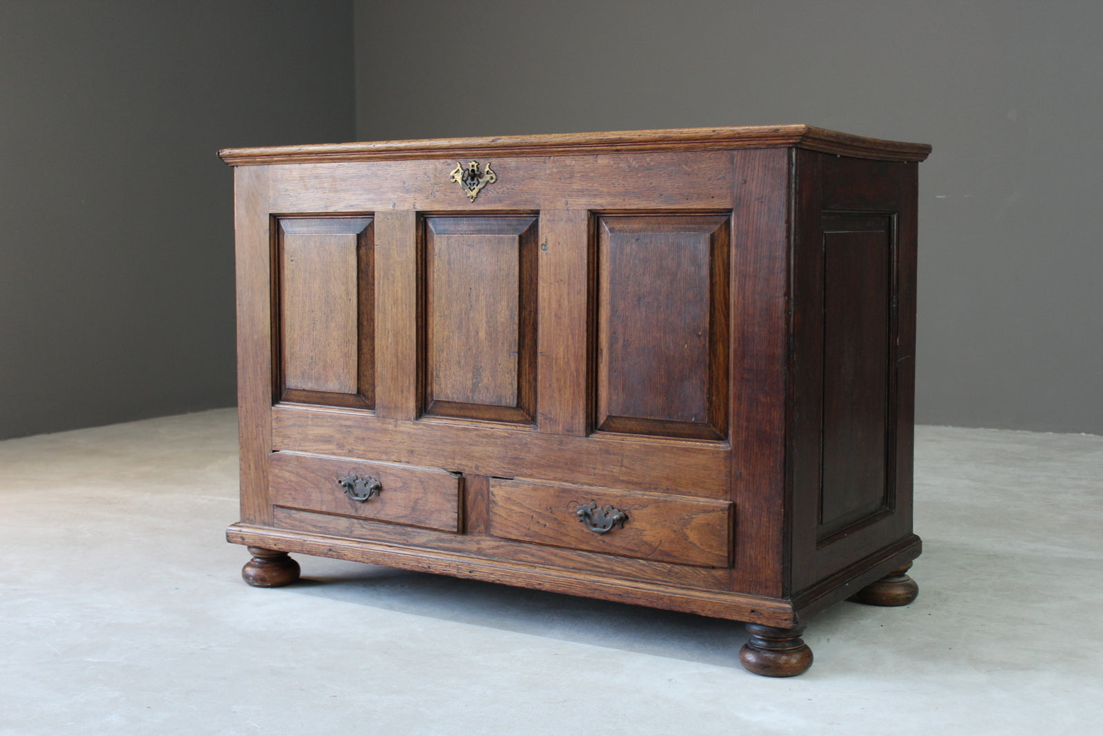 Antique Oak Mule Chest - Kernow Furniture