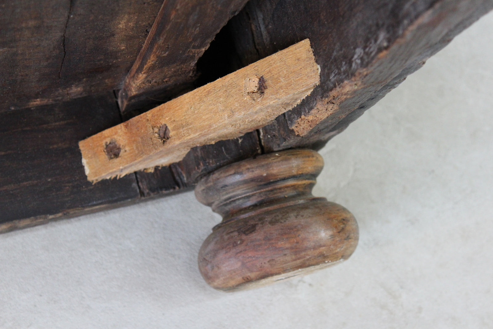Antique Oak Mule Chest - Kernow Furniture