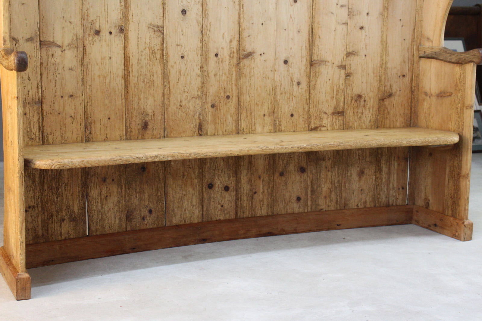 Large Rustic Pine Tavern Settle - Kernow Furniture