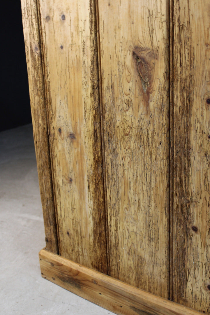 Large Rustic Pine Tavern Settle - Kernow Furniture