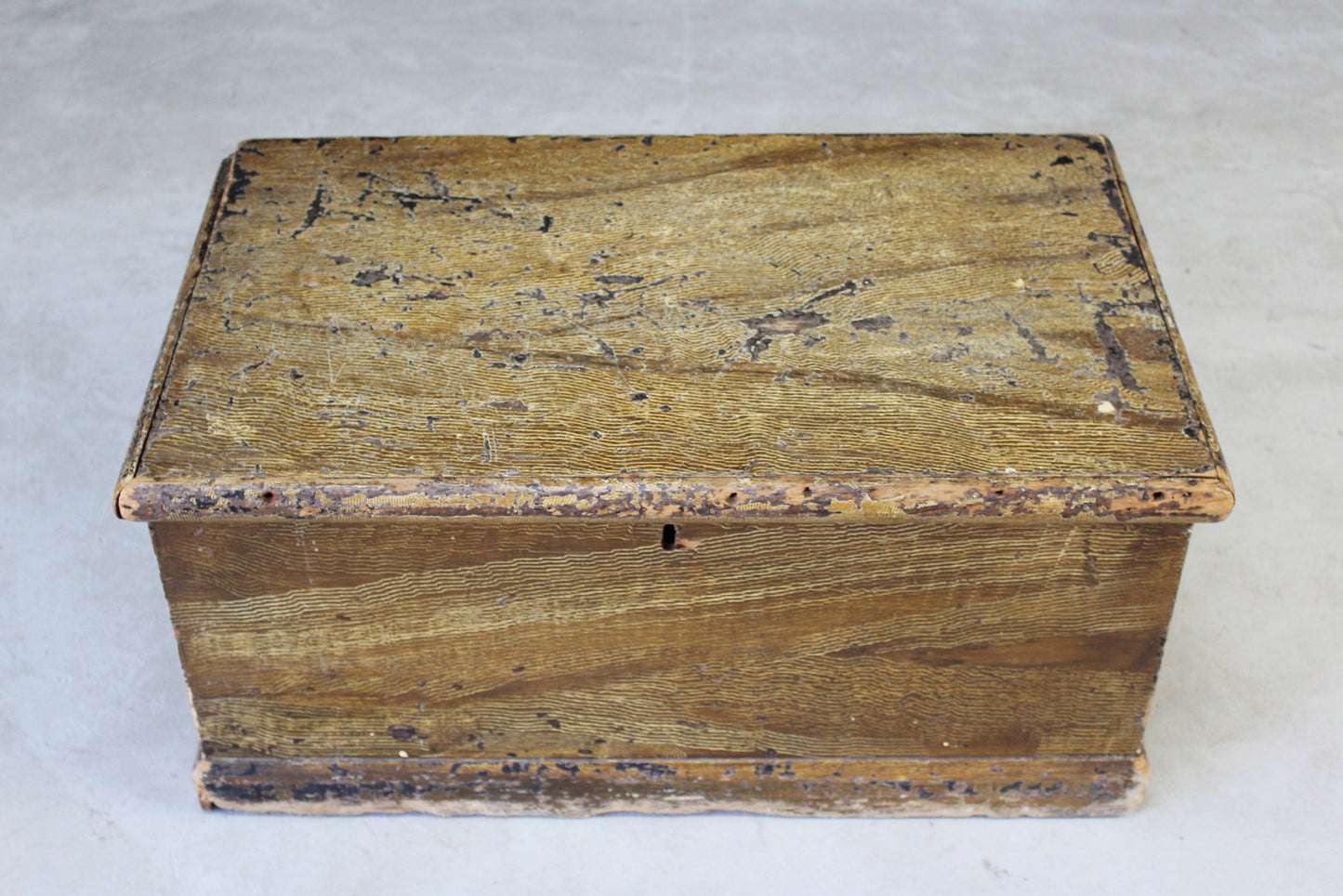 Vintage Grained Pine Box - Kernow Furniture