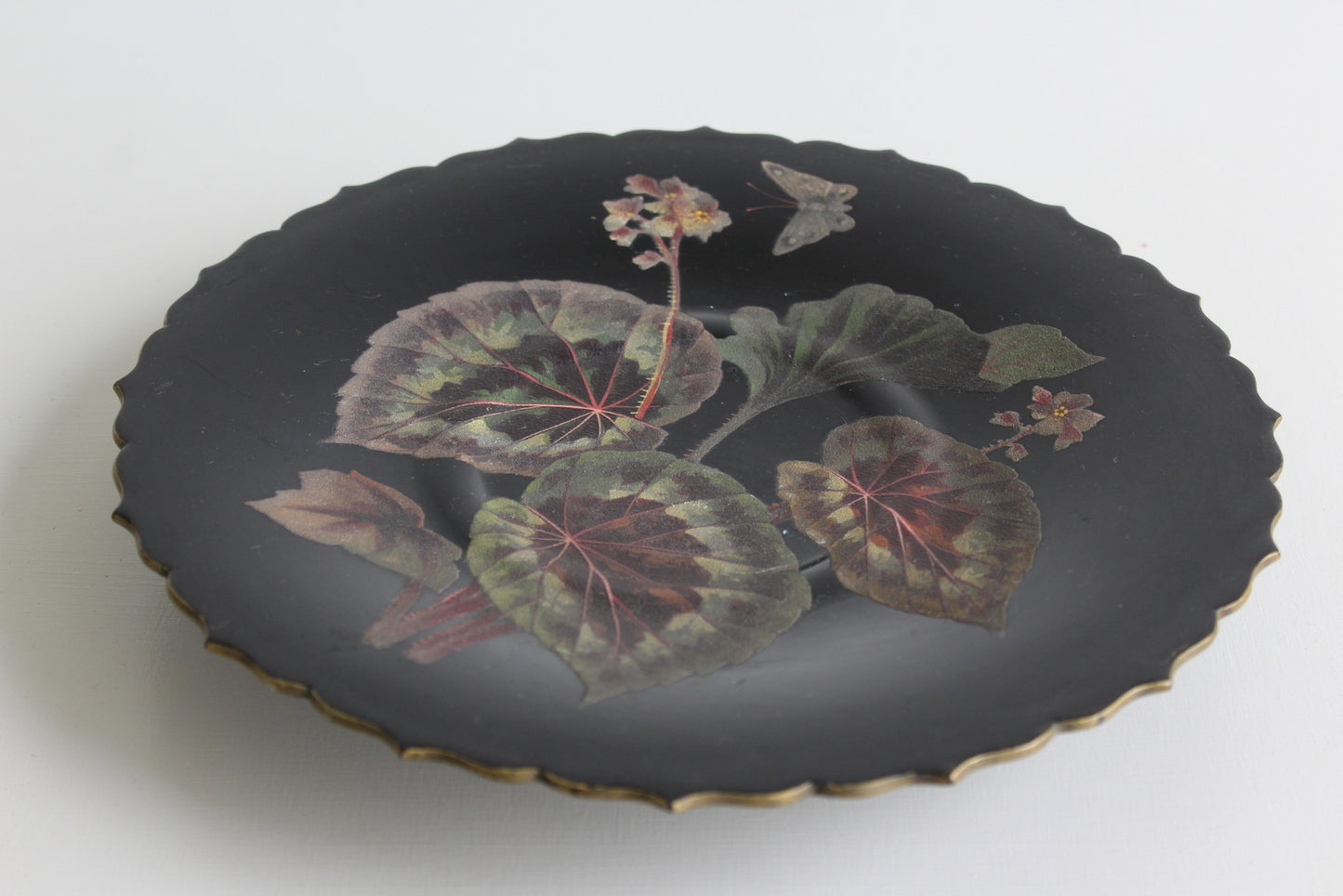 Black Lacquer Floral Dish - Kernow Furniture