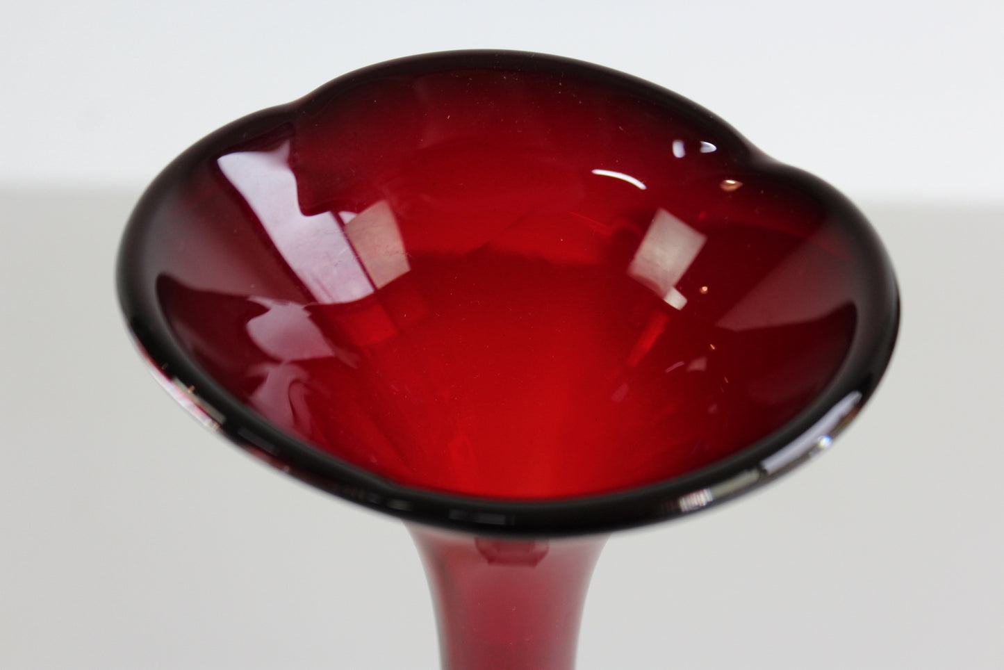 Retro Aseda Red Glass Vase - Kernow Furniture