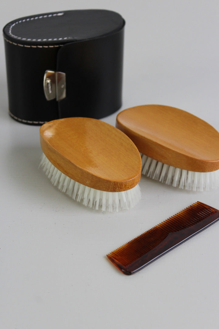 Pair Gents Brushes & Comb - Kernow Furniture