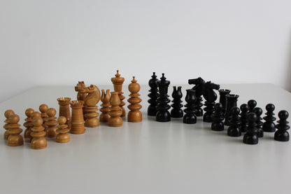 Antique Box Wood & Ebony Chess Set - Kernow Furniture