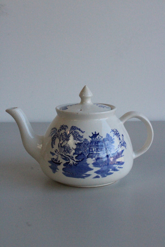Gibsons Willow Teapot - Kernow Furniture