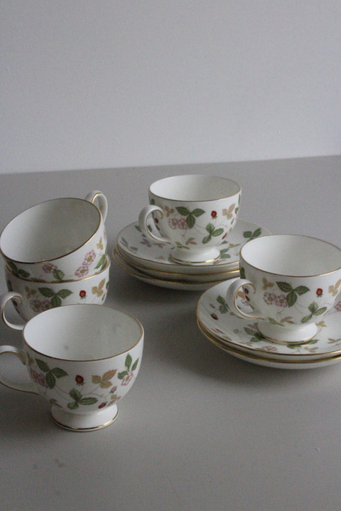 5 Wedgwood Wild Strawberry Bone China Tea Cups - Kernow Furniture