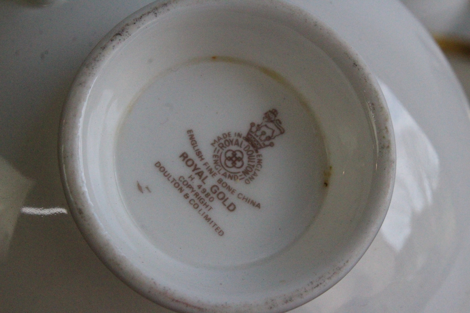 6 Vintage Bone China Royal Doulton Royal Gold Soup Bowl - Kernow Furniture