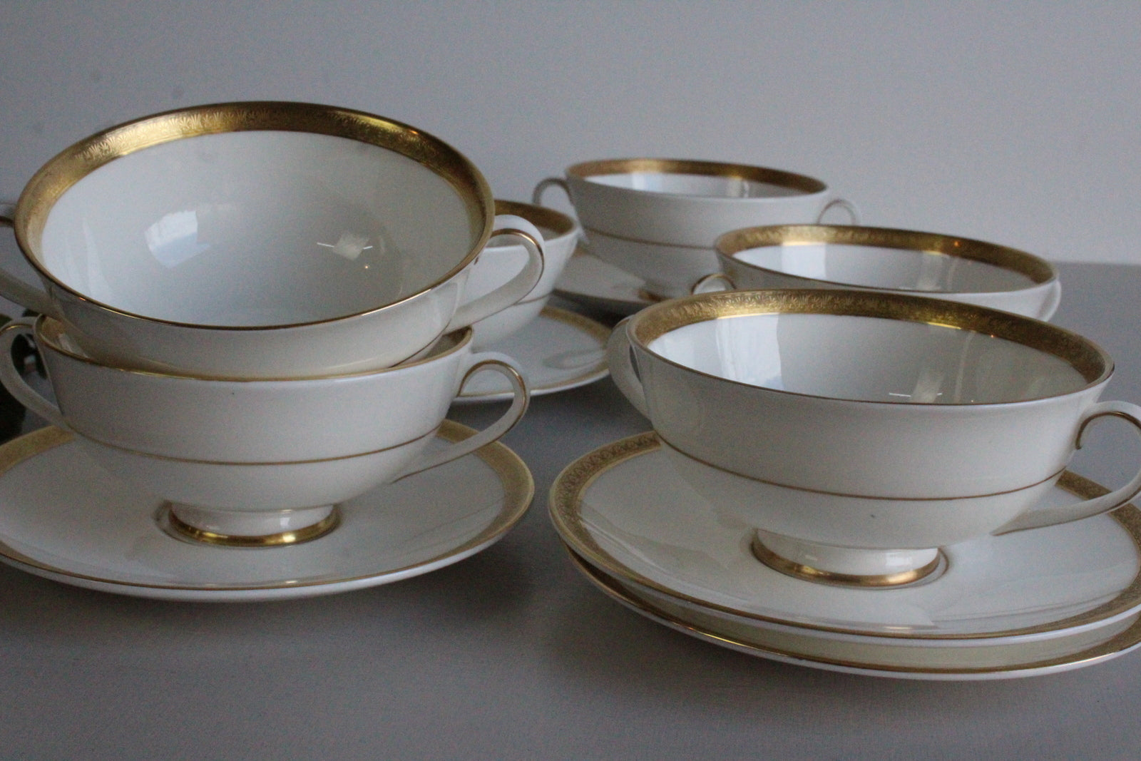 6 Vintage Bone China Royal Doulton Royal Gold Soup Bowl - Kernow Furniture