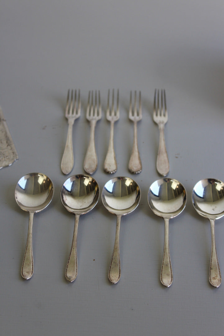 Vintage Cake Slice Forks - Kernow Furniture